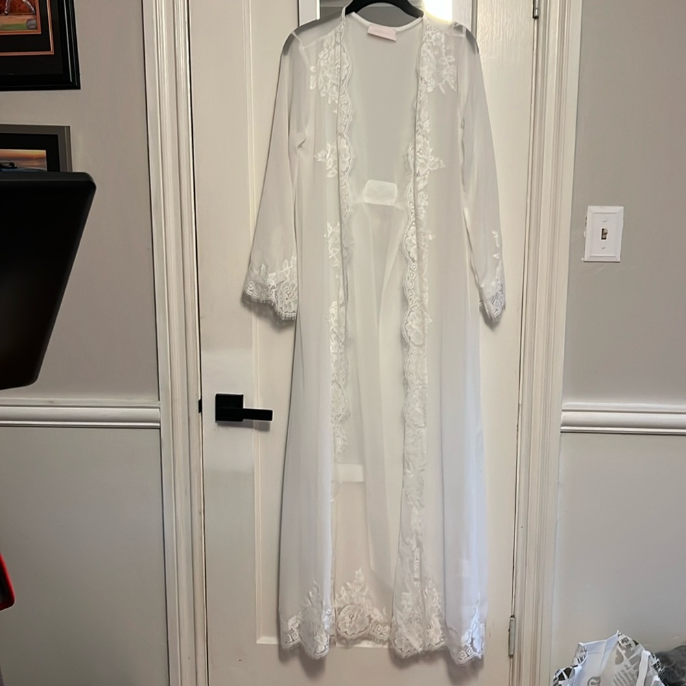 One size white lace robe by Homebodii